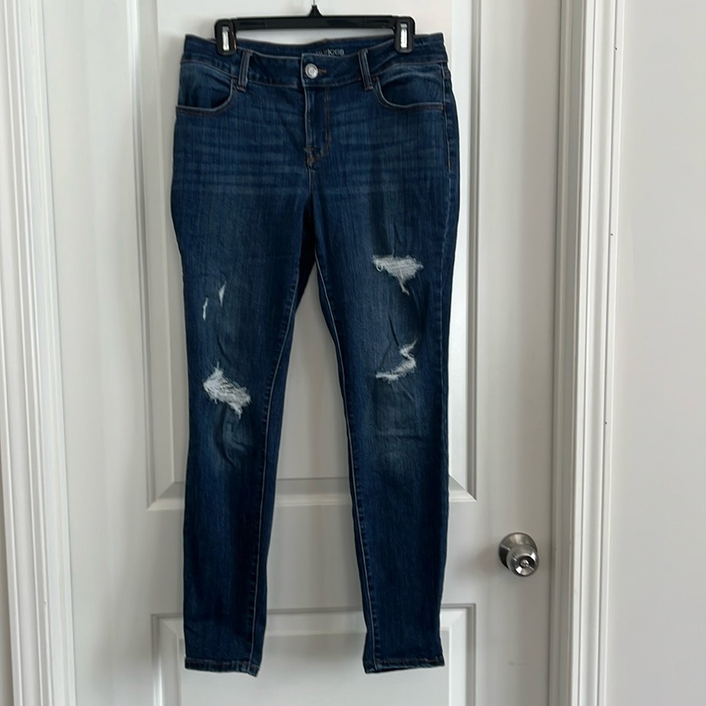Maurices distressed jeans size medium